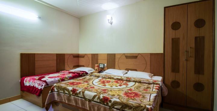 Fabexpress Alpine Hotel Agra  Exterior photo