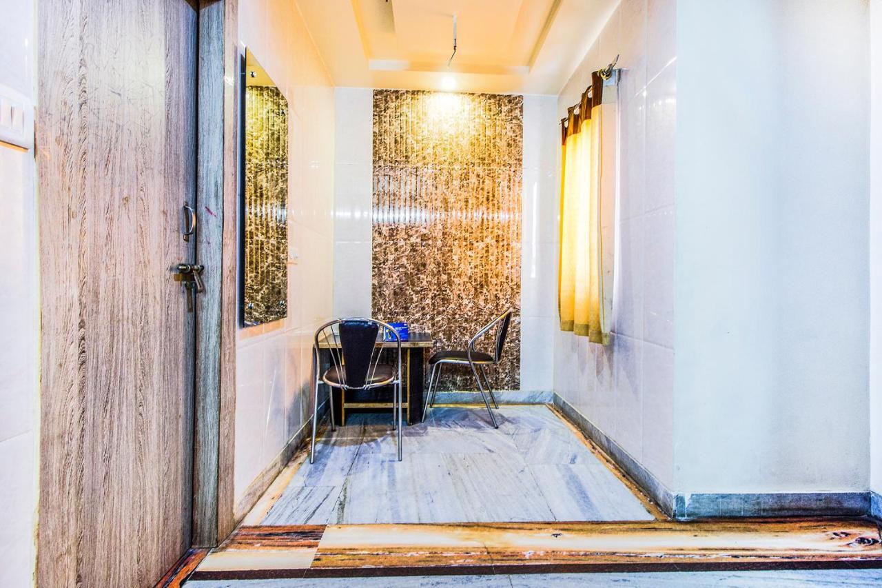 Fabexpress Alpine Hotel Agra  Exterior photo