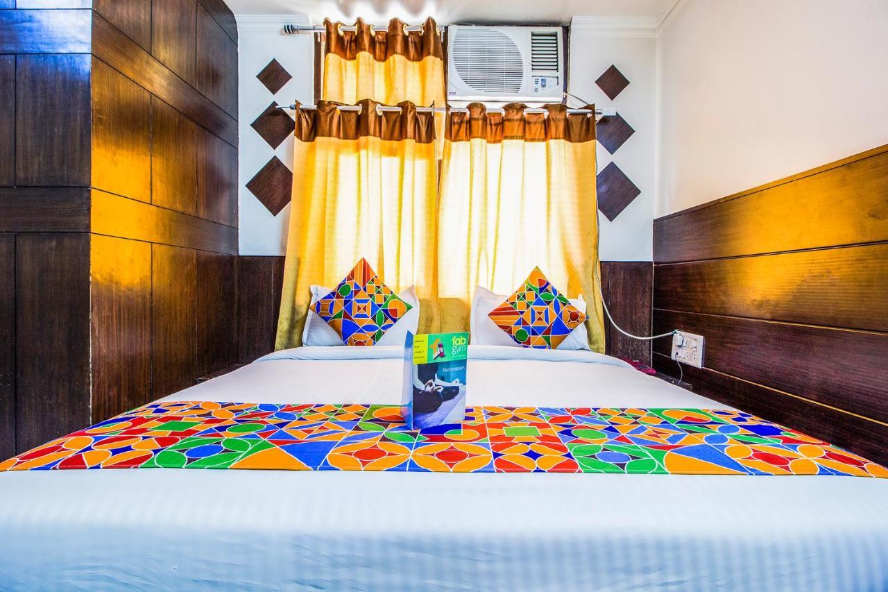 Fabexpress Alpine Hotel Agra  Exterior photo