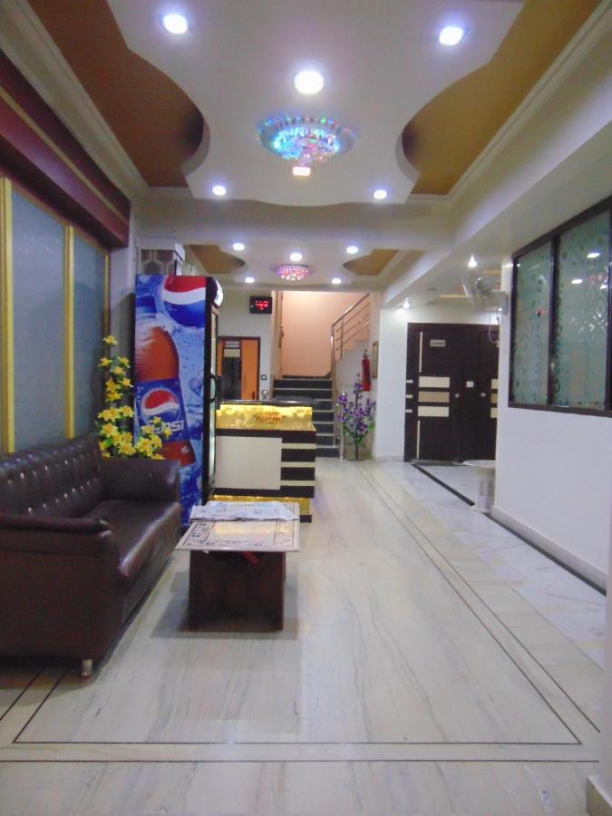 Fabexpress Alpine Hotel Agra  Exterior photo